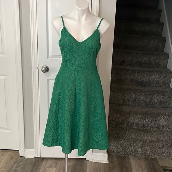 LULUS LACE GREEN MIDI DRESS SIZE M - Picture 1 of 12